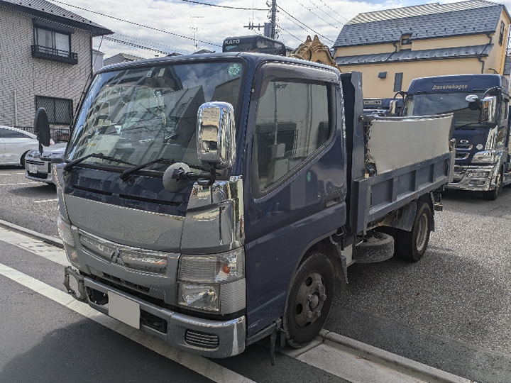 トラックの販売キャンター