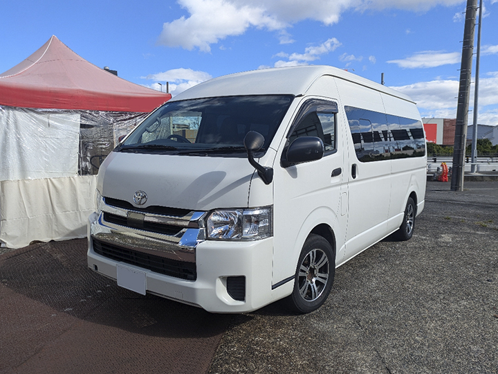 トラックの販売ハイエース