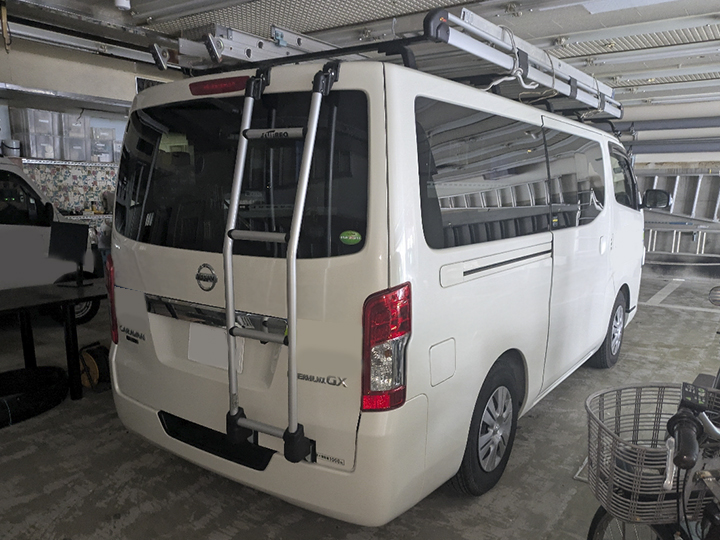 トラックの販売キャラバン