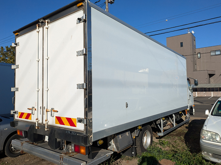 トラックの販売ファイター