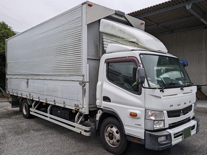 トラックの販売キャンター