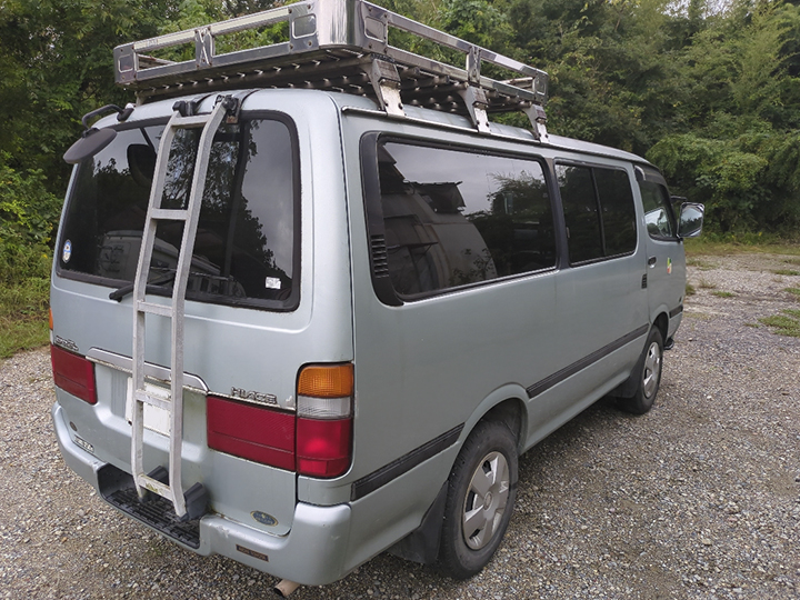 トラックの販売ハイエース