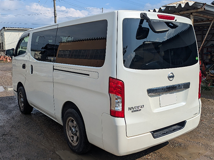 トラックの販売キャラバン