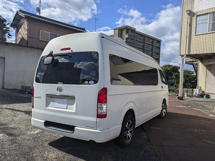 トラックの販売ハイエース