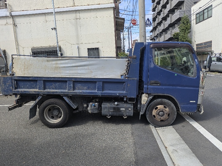 トラックの販売キャンター