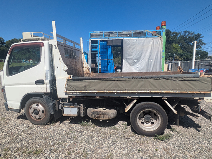 トラックの販売キャンター