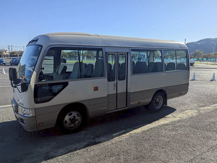 トラックの販売リエッセ