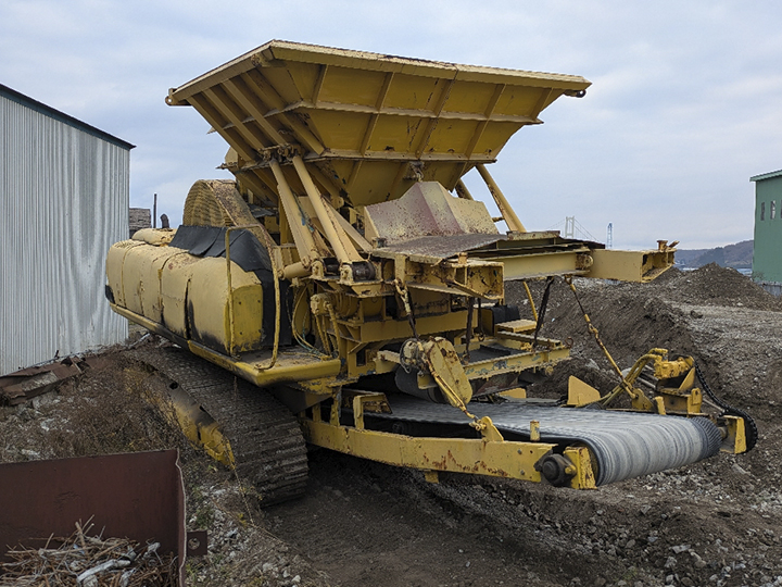 コンクリート破砕機