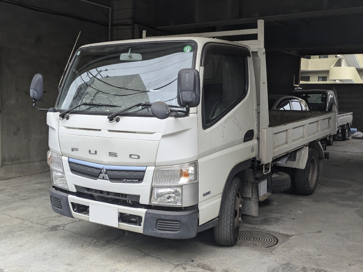 トラックの販売キャンター