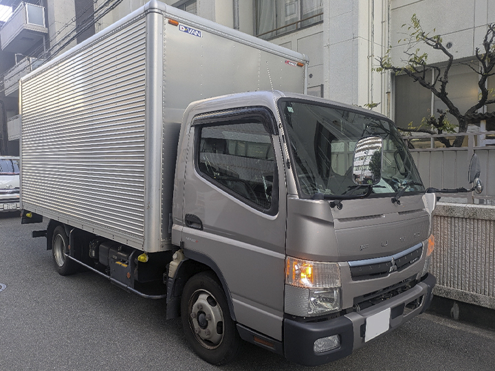 トラックの販売キャンター