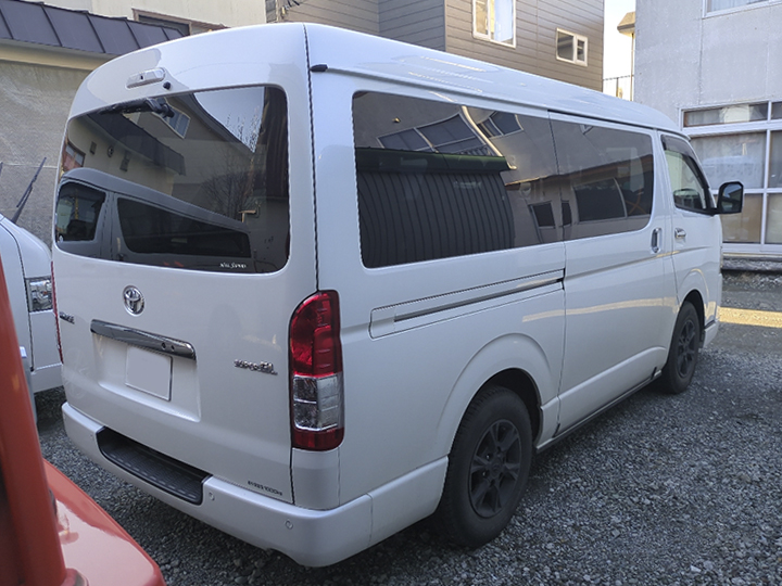 トラックの販売ハイエース