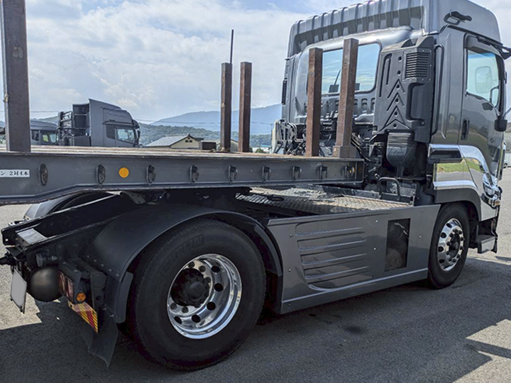 トラックの販売ギガ