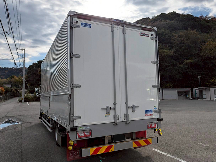 トラックの販売フォワード