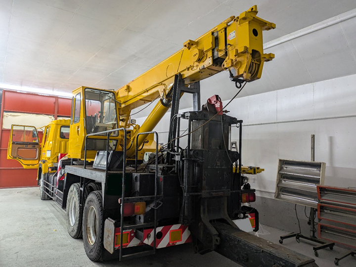 トラックの販売ドルフィン