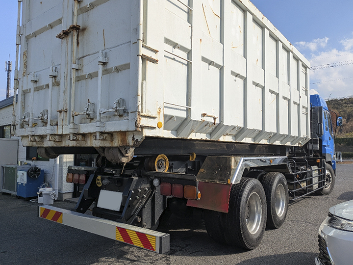 トラックの販売ギガ