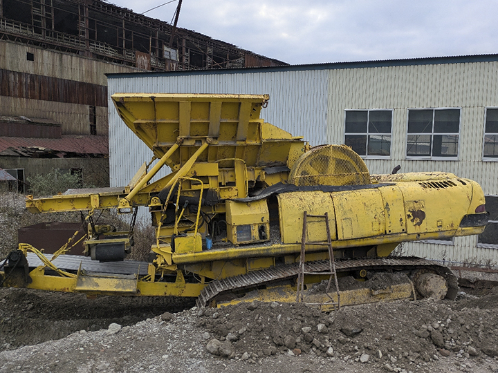 トラックの販売コンクリート破砕機