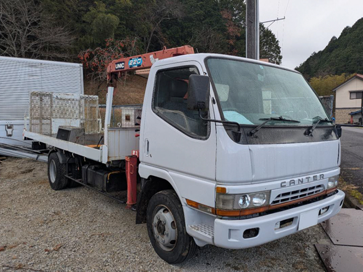 トラックの販売キャンター