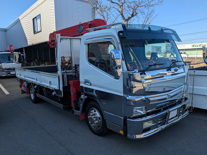 トラックの販売キャンター