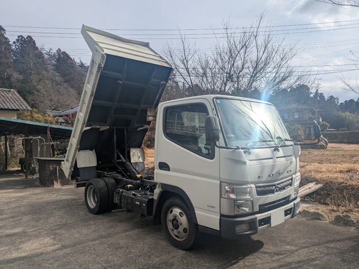 トラックの販売キャンター