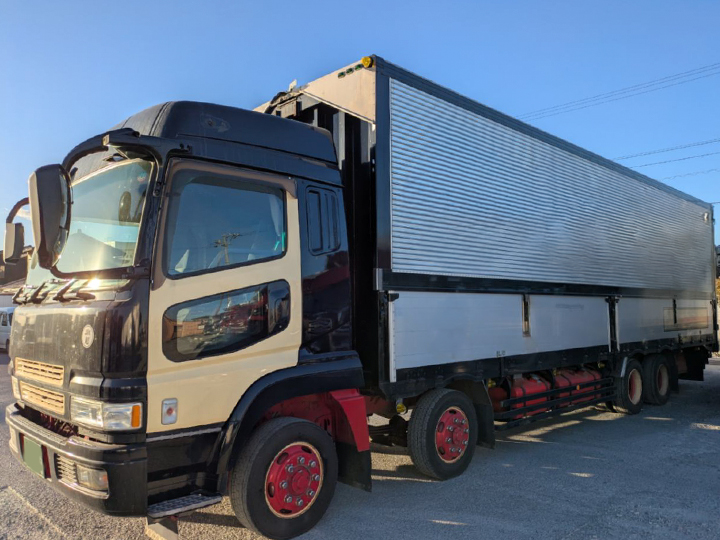 トラックの販売スーパーグレート