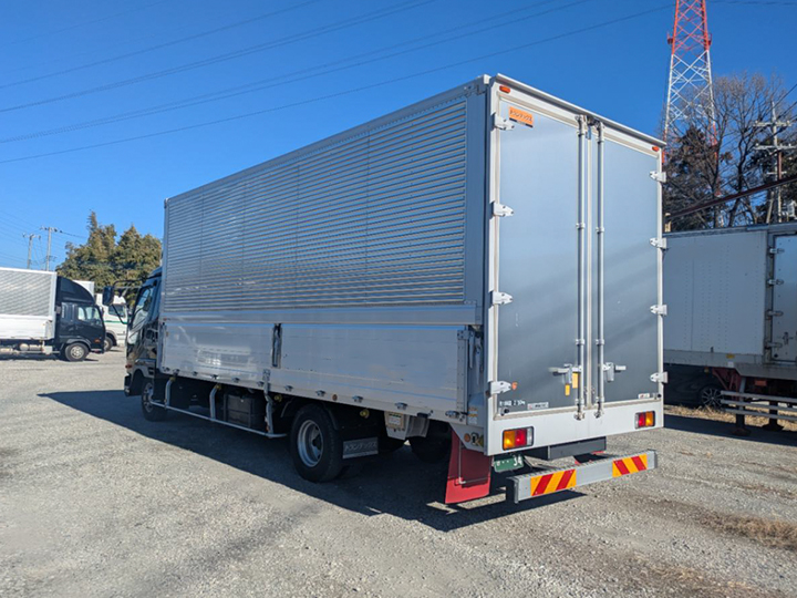 トラックの販売ファイター