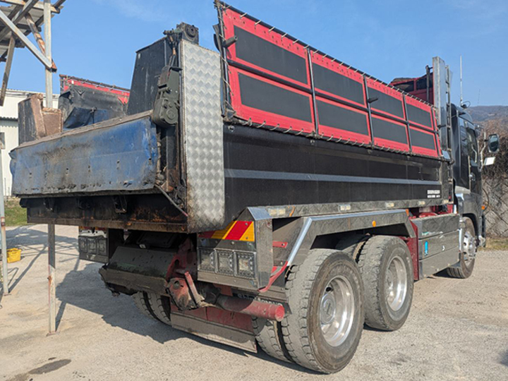 トラックの販売クオン