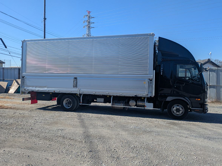 トラックの販売ファイター