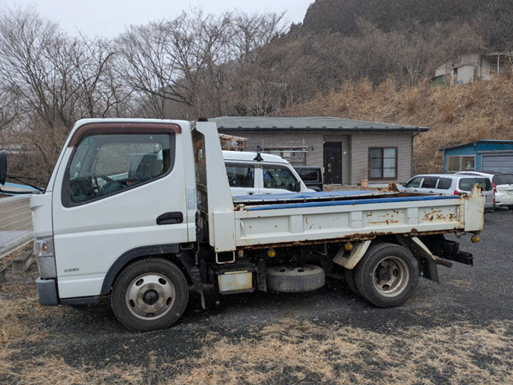 トラックの販売キャンター