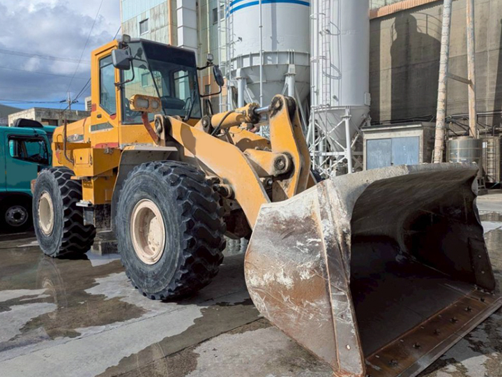 トラックの販売タイヤショベル