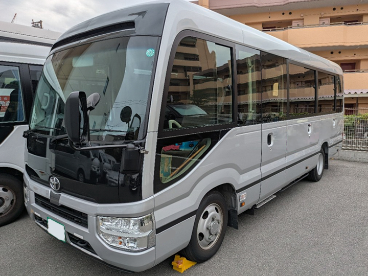 トラックの販売コースター