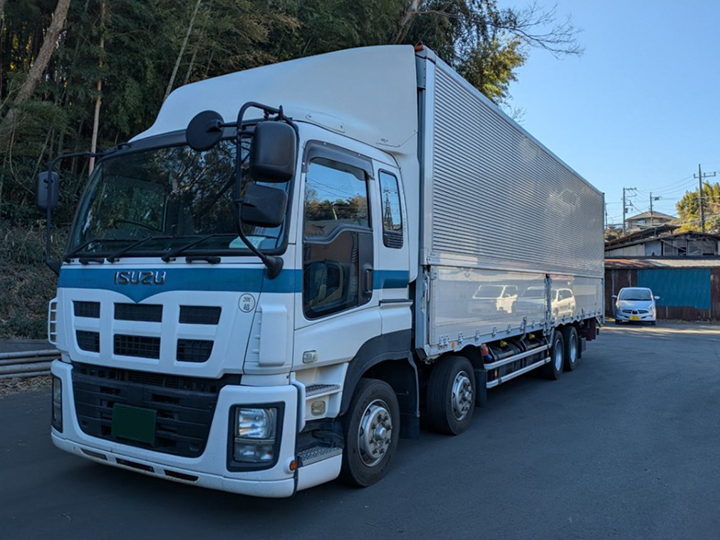 トラックの販売ギガ