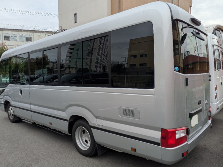 トラックの販売コースター