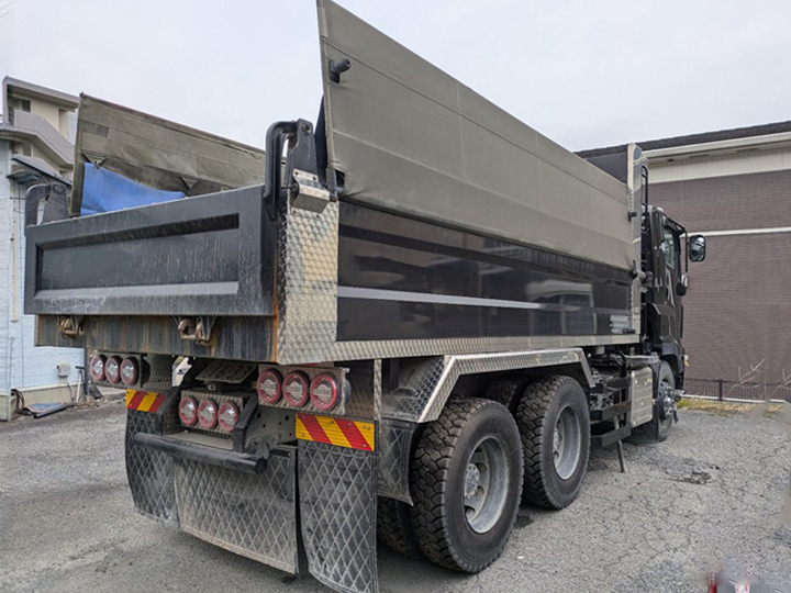 トラックの販売ギガ