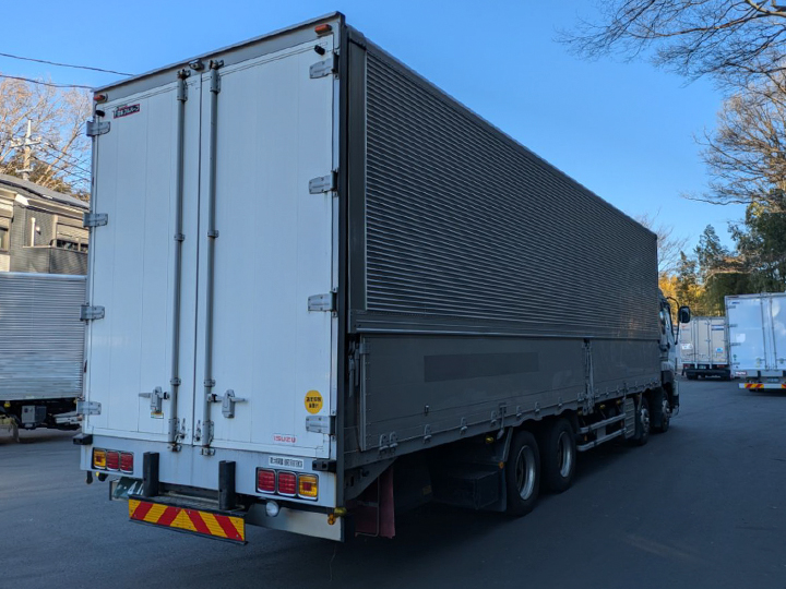 トラックの販売ギガ