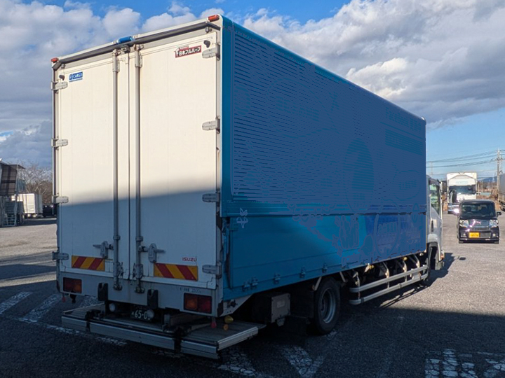 トラックの販売フォワード