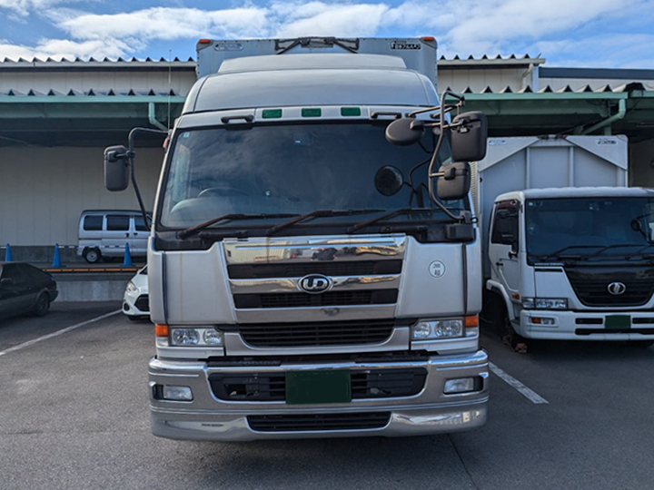 トラックの販売ビックサム