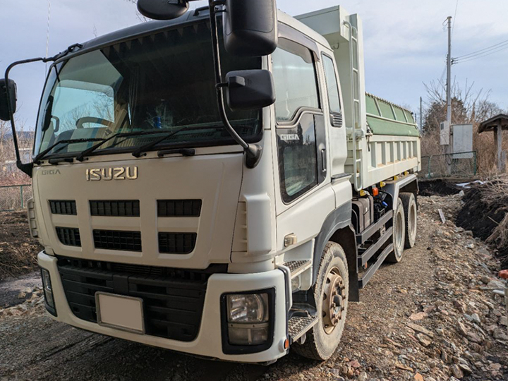 トラックの販売ギガ