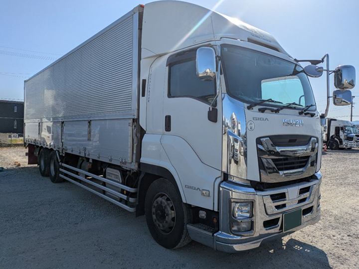 トラックの販売ギガ