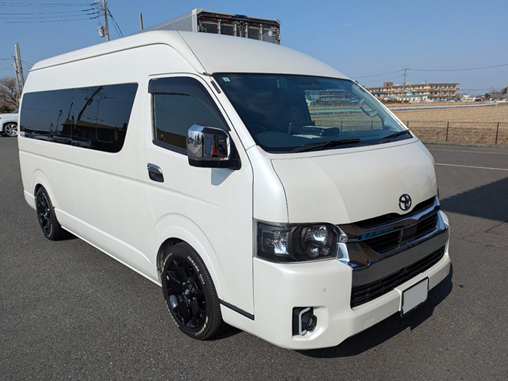 トラックの販売ハイエース