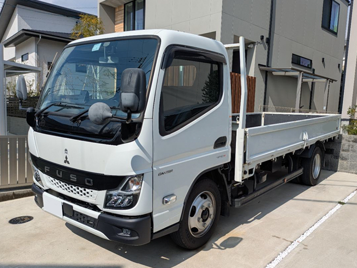 トラックの販売キャンター