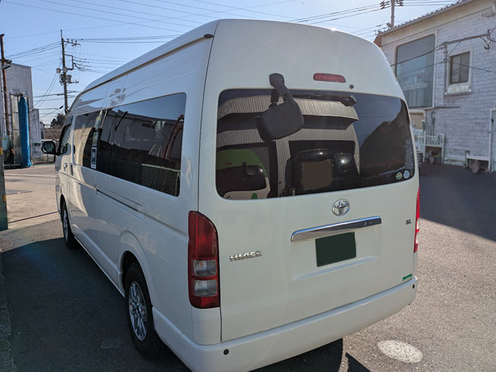 トラックの販売ハイエースコミューター
