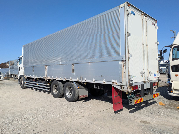 トラックの販売ギガ