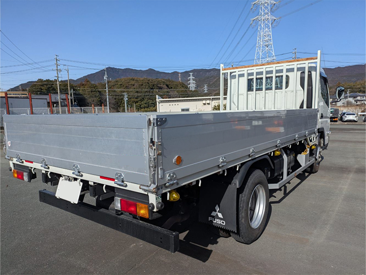 トラックの販売キャンター