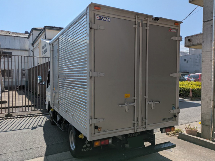 トラックの販売キャンター