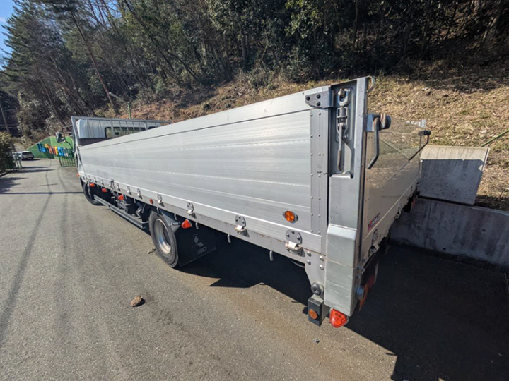 トラックの販売ファイター