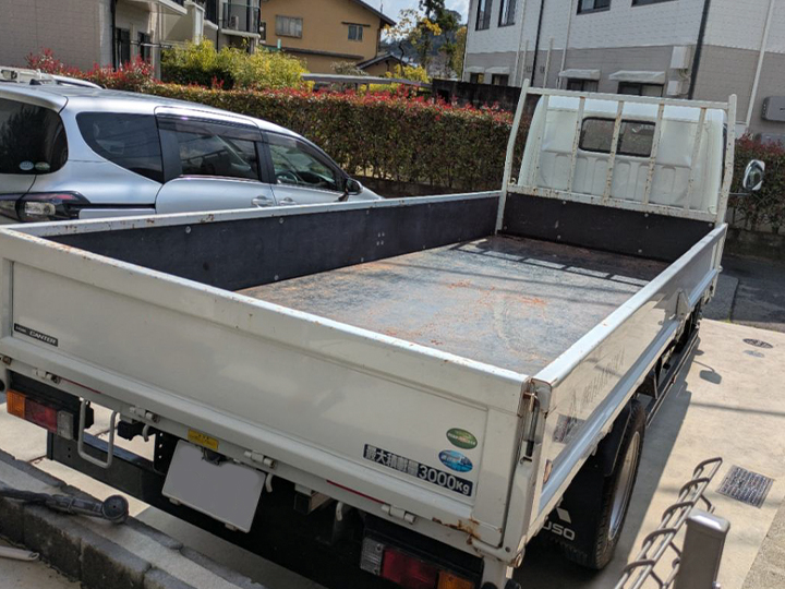 トラックの販売キャンター