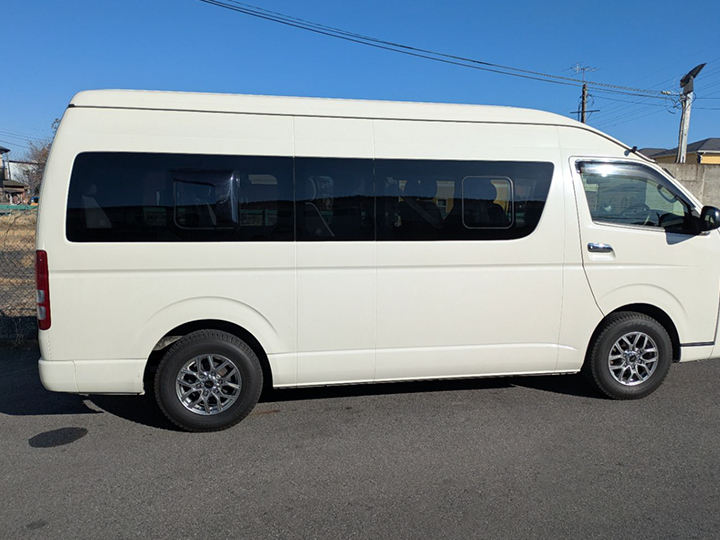 トラックの販売ハイエースコミューター