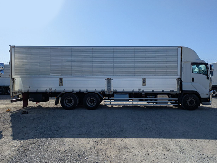 トラックの販売ギガ