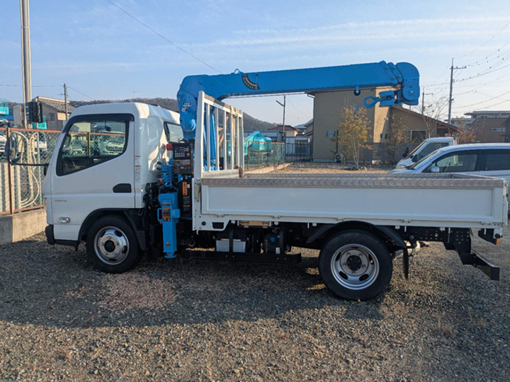 トラックの販売キャンター