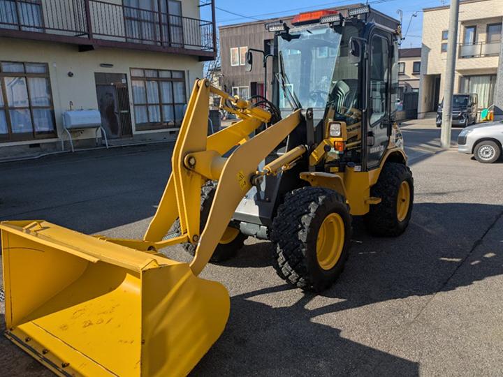 トラックの販売ユンボ